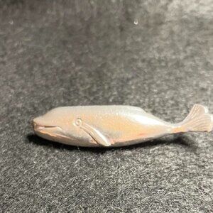 ALEXIS KIRK PEWTER SILVER WHALE BROOCH